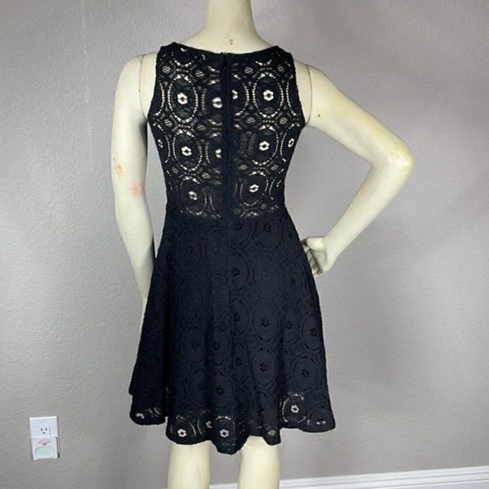 BB Dakota Renley Crochet Lace Skater Dress Fit and Flare Sleeveless Black Sz 0 - Picture 5 of 11
